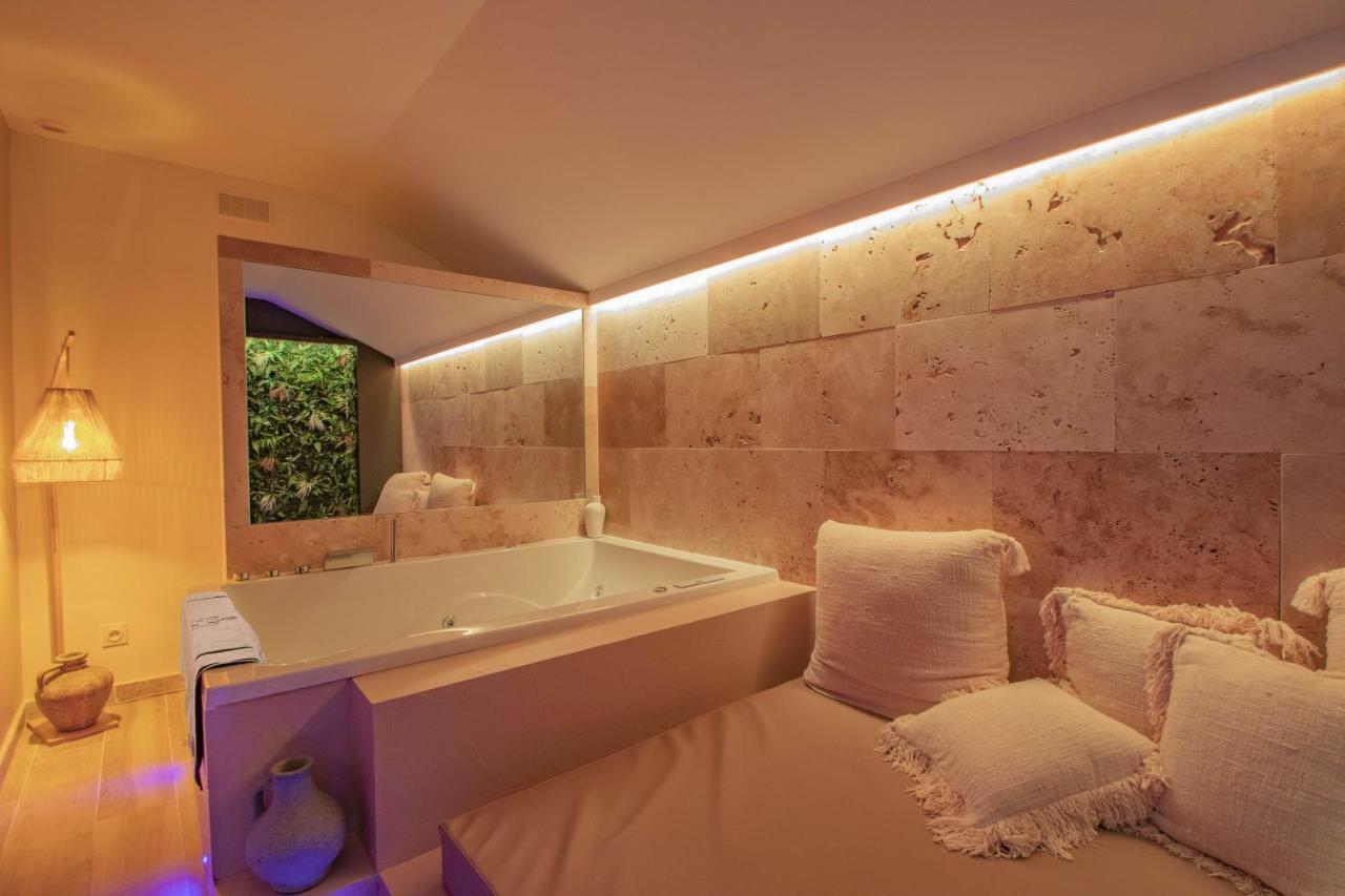 Les Bains D'Eros Otel Cuers Dış mekan fotoğraf