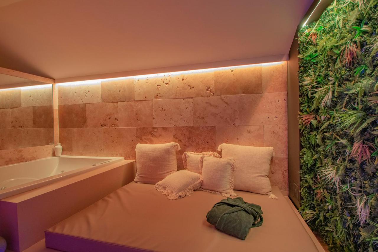 Les Bains D'Eros Otel Cuers Dış mekan fotoğraf