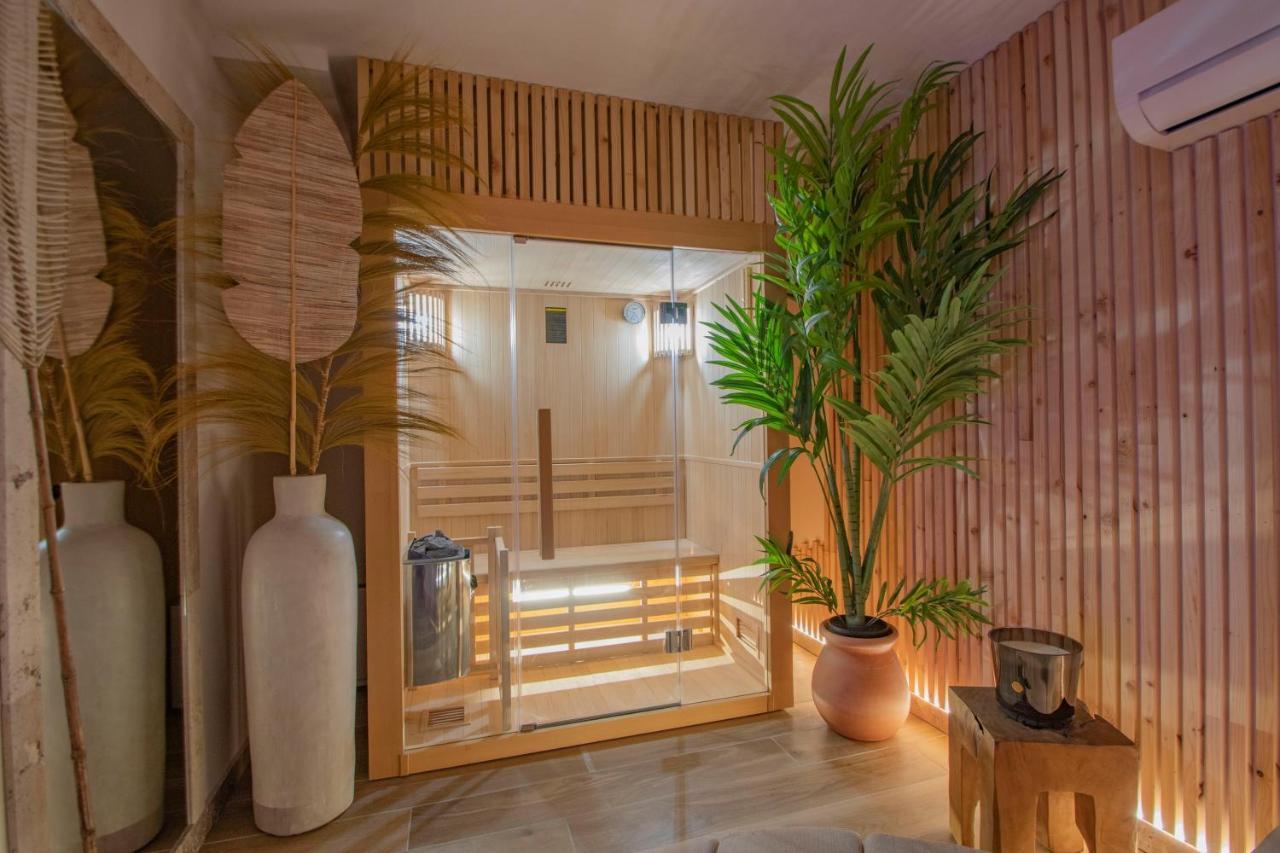 Les Bains D'Eros Otel Cuers Dış mekan fotoğraf